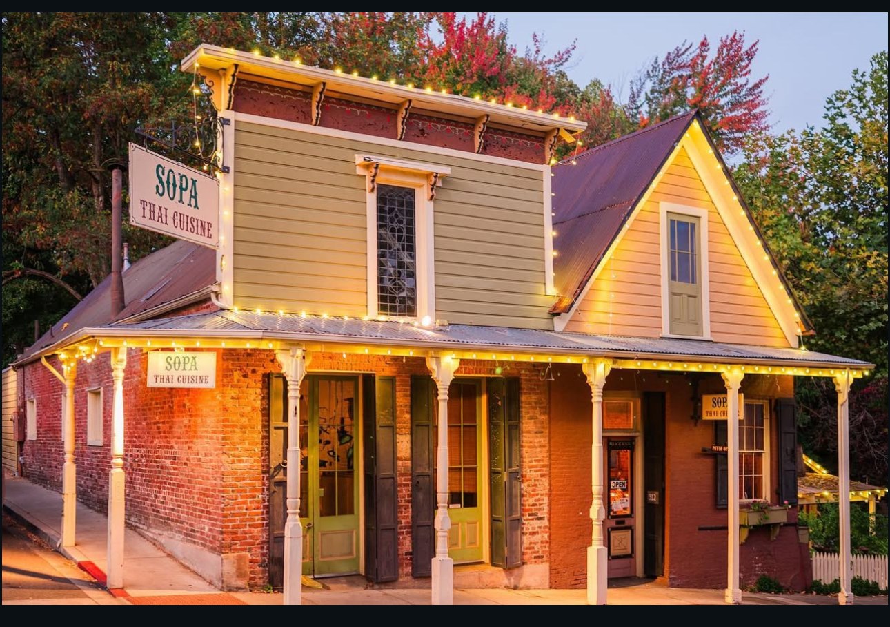 The outside of Sopa Thai in Nevada City, CA